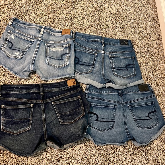 4 pair of American Eagle shorts. Size 4 - Picture 2 of 2